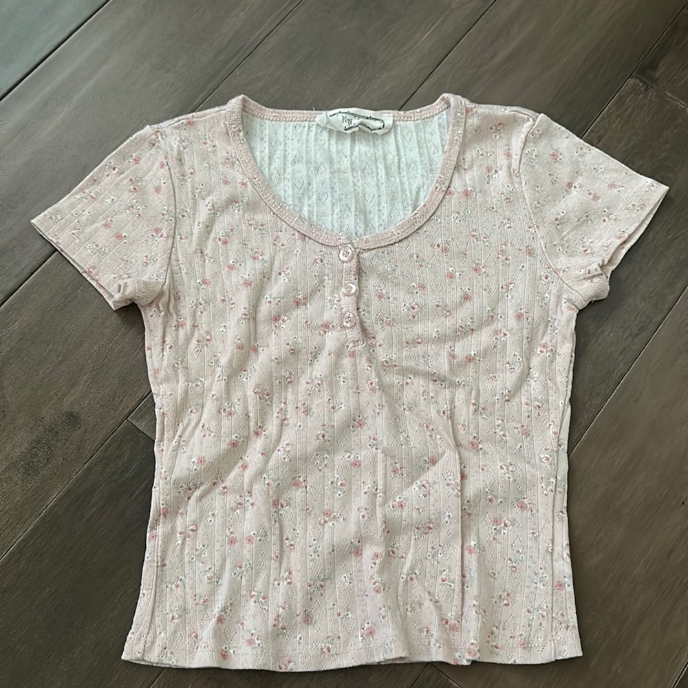 Light pink short sleeve shirt